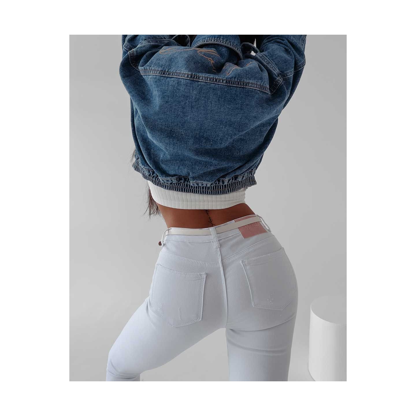 Spodnie jeansowe damskie OLAVOGA BARIA 252 biały - FashionPlace - 4