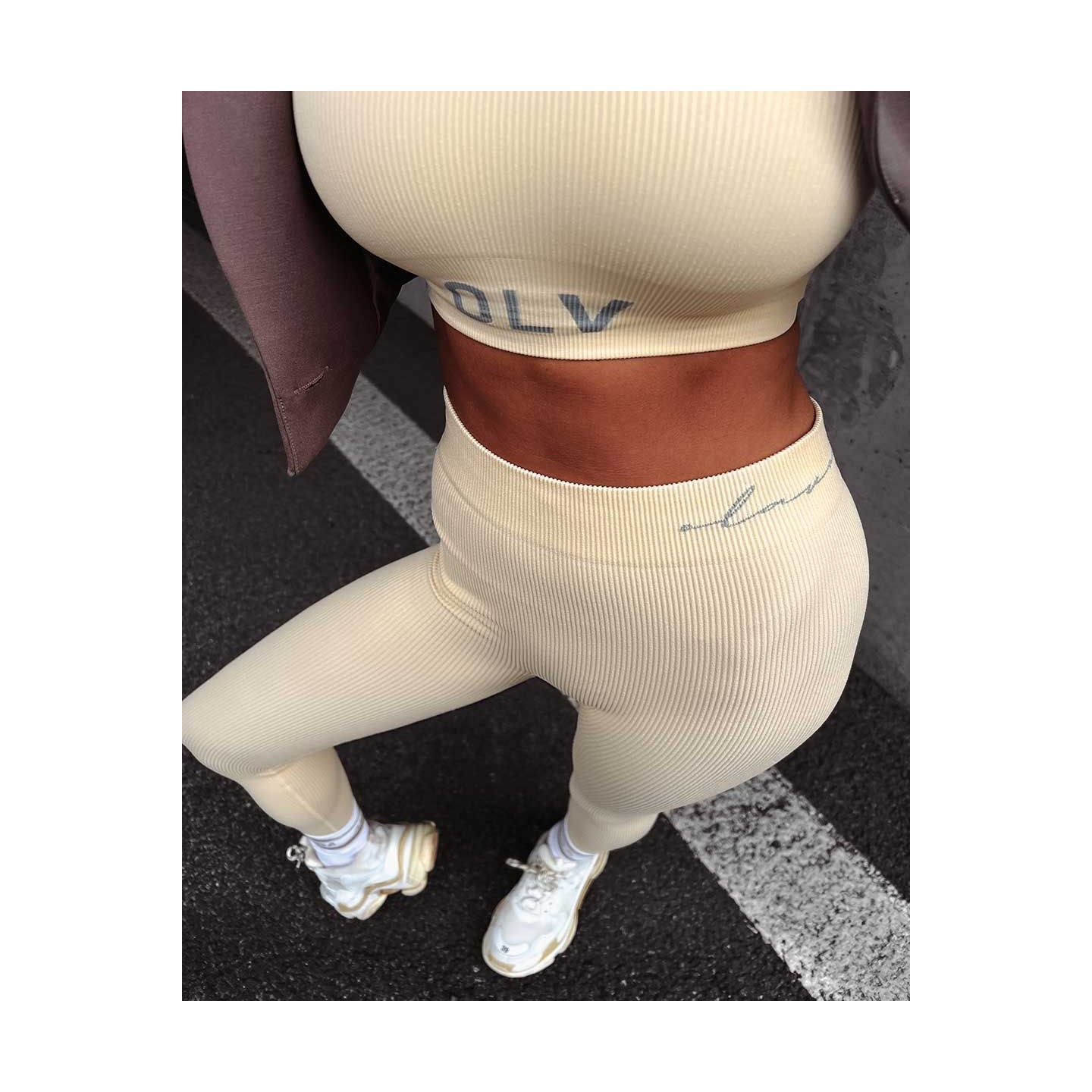 Legginsy damskie OLAVOGA Classic 2023 beż - FashionPlace - 4
