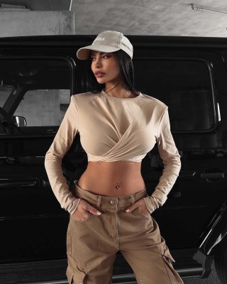Bluzka damska OLAVOGA Jona 2023 jasny beż - FashionPlace - 1