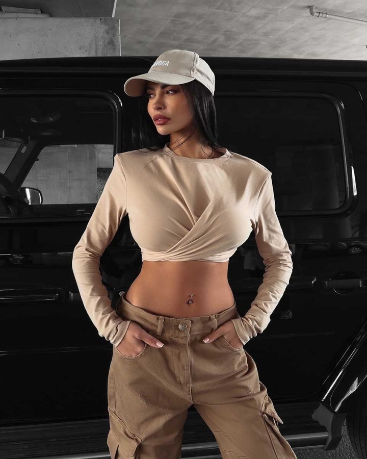 Bluzka damska OLAVOGA Jona 2023 jasny beż - FashionPlace - 1