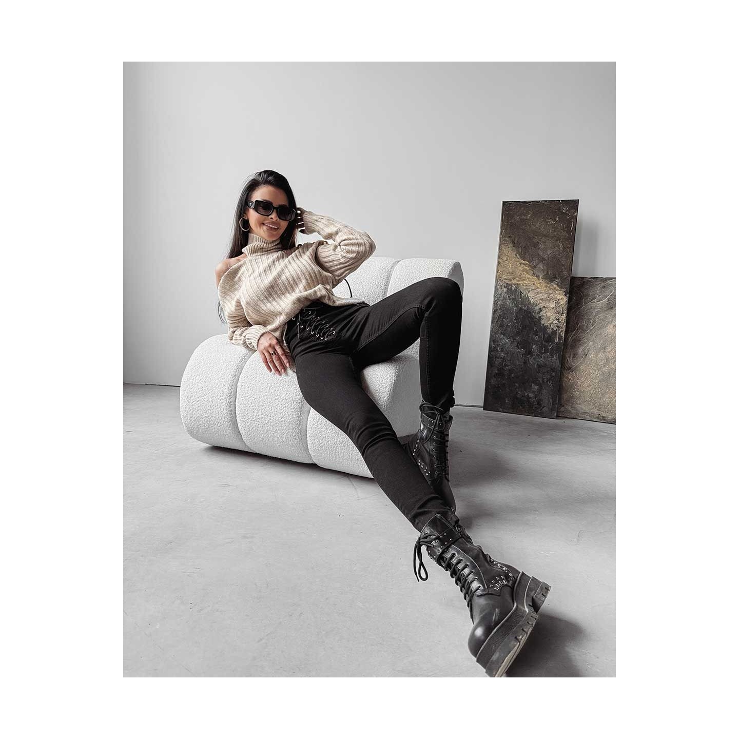 Sweter damski OLAVOGA ASHLEY 2023 beż - FashionPlace - 2