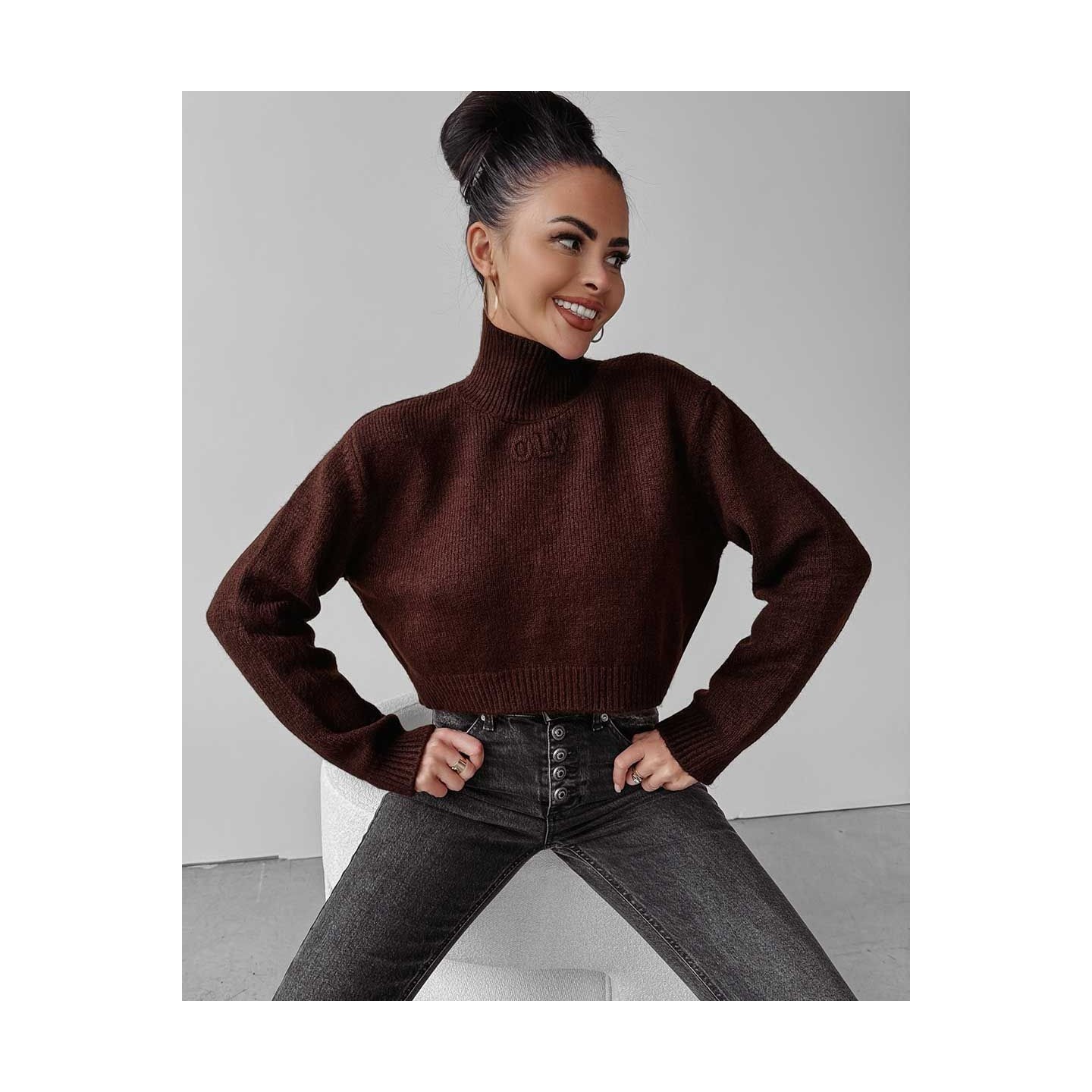 Sweter damski OLAVOGA LEILA 2023 brąz - FashionPlace - 2
