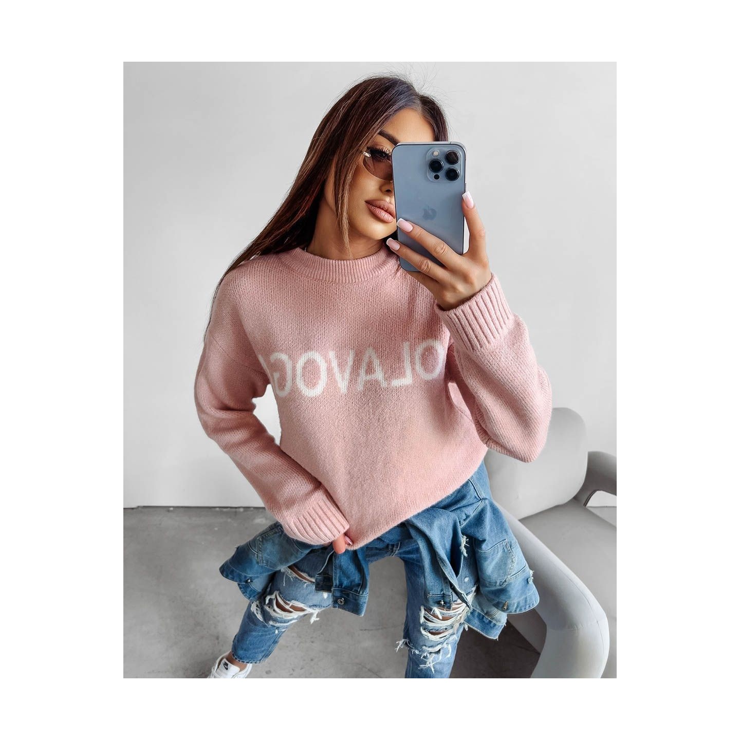 Sweter damski OLAVOGA COFFEE 2024 pudrowy róż - FashionPlace - 3