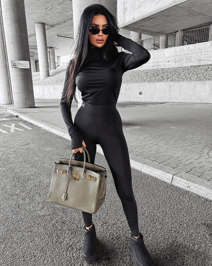 Bluzka damska OLAVOGA PLITO 2024 czerń - FashionPlace - 1