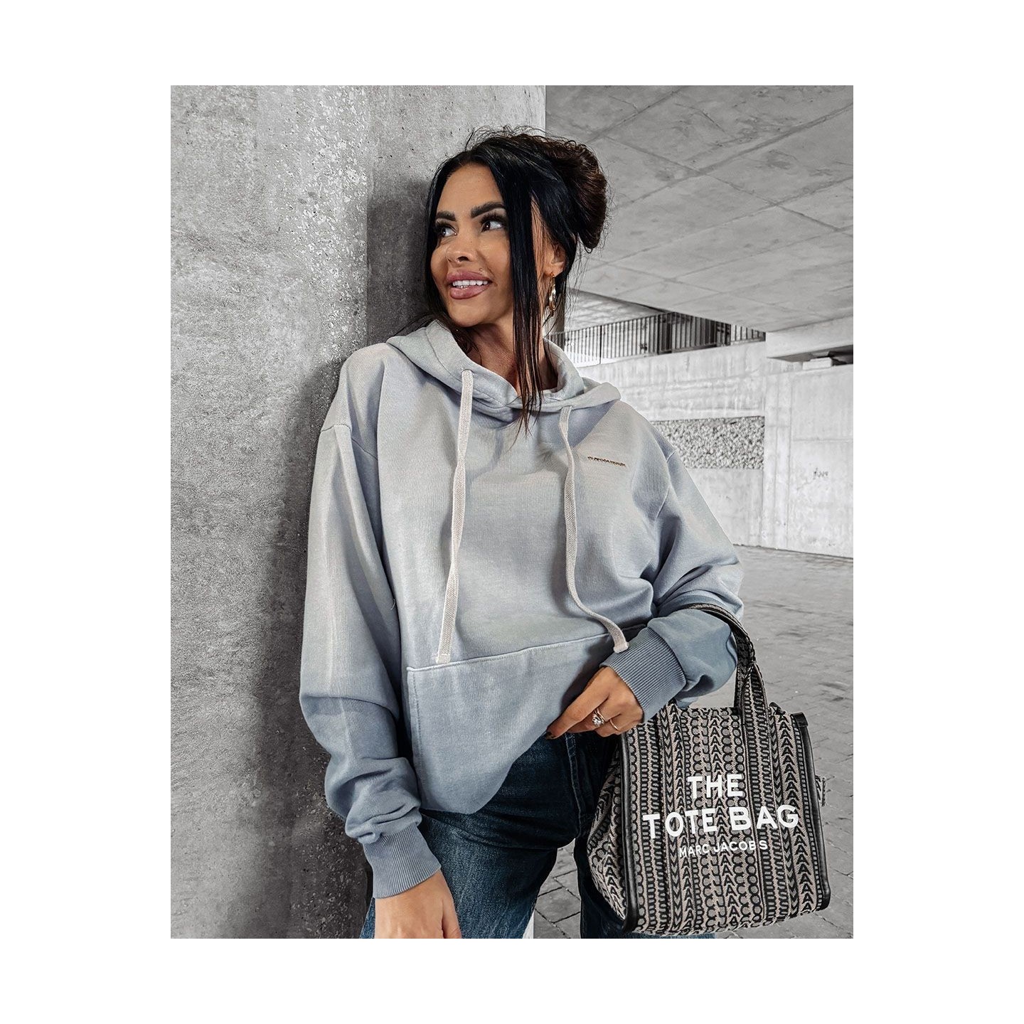 Bluza damska OLAVOGA FADE 2024 szara - FashionPlace - 3