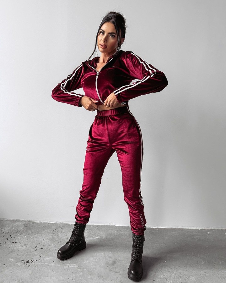 Komplet damski OLAVOGA JUNTO 2024 bordo - FashionPlace - 1
