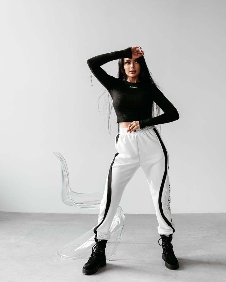Bluzka damska OLAVOGA ATLANTA 2025 czerń - FashionPlace - 3