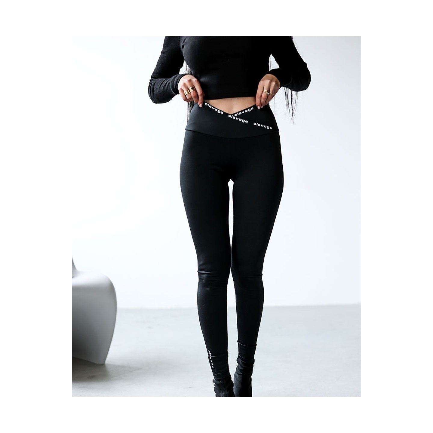 Legginsy OLAVOGA TRIKO 2025 czerń - FashionPlace - 1