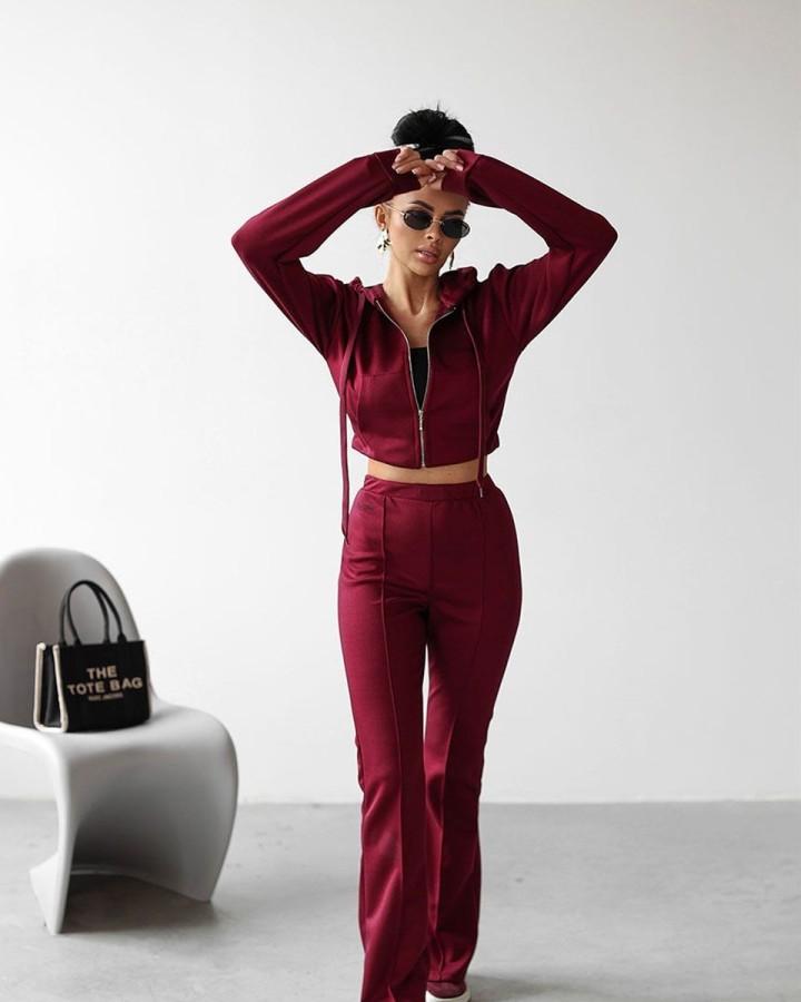 Komplet damski OLAVOGA TUTO 2025 bordo - FashionPlace - 1