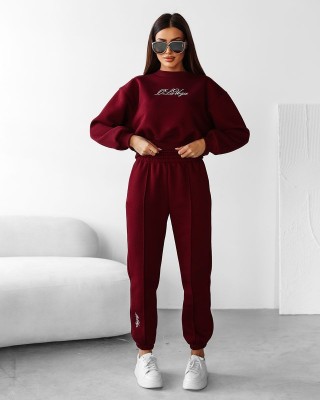 Komplet damski OLAVOGA SCRITTO 2025 bordo - FashionPlace - 1