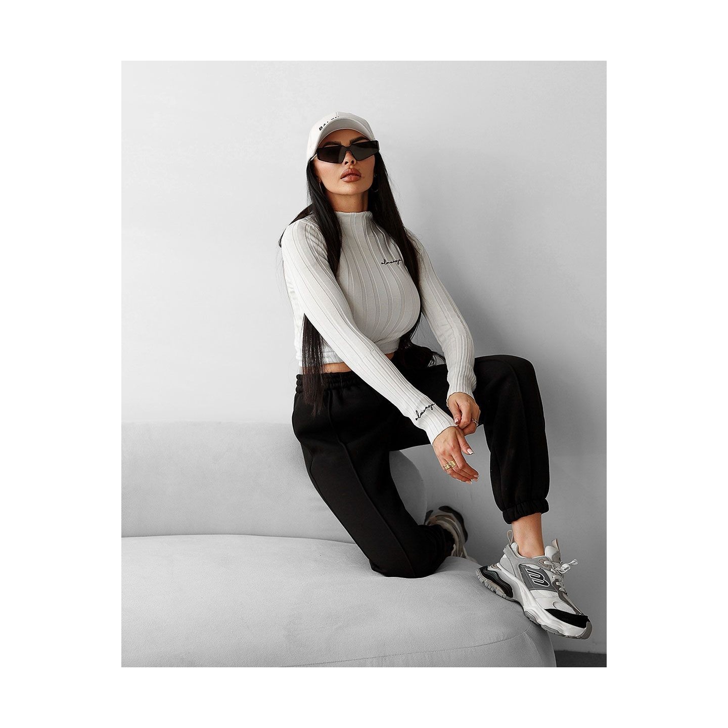 Sweter damski OLAVOGA PIPER 2025 ecru - FashionPlace - 3