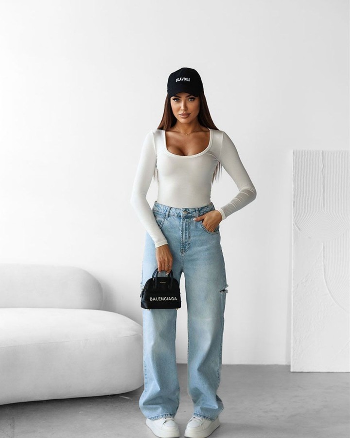 Bluzka damska OLAVOGA ATAJA 2025 ecru - FashionPlace - 2