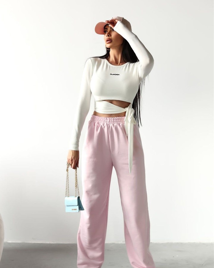 Bluzka damska OLAVOGA ROSETT 2025 ecru - FashionPlace - 2