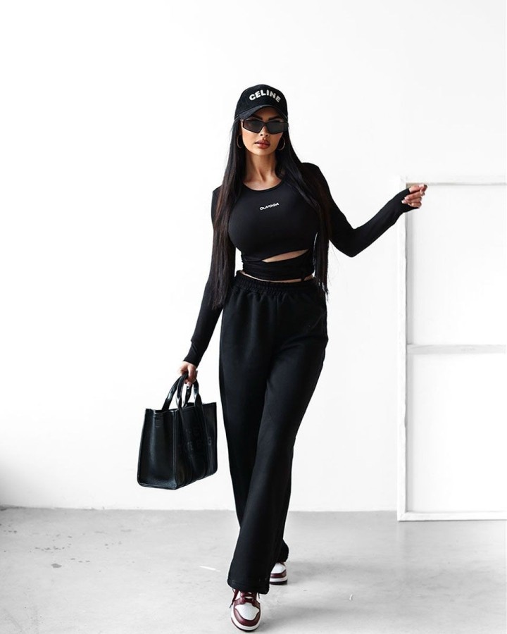 Bluzka damska OLAVOGA ROSETT 2025 czerń - FashionPlace - 2