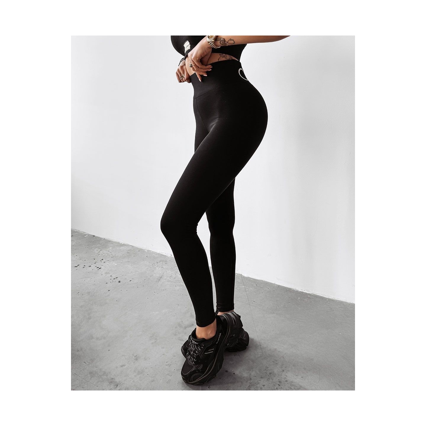 Legginsy OLAVOGA NEDRE 2025 czerń - FashionPlace - 3