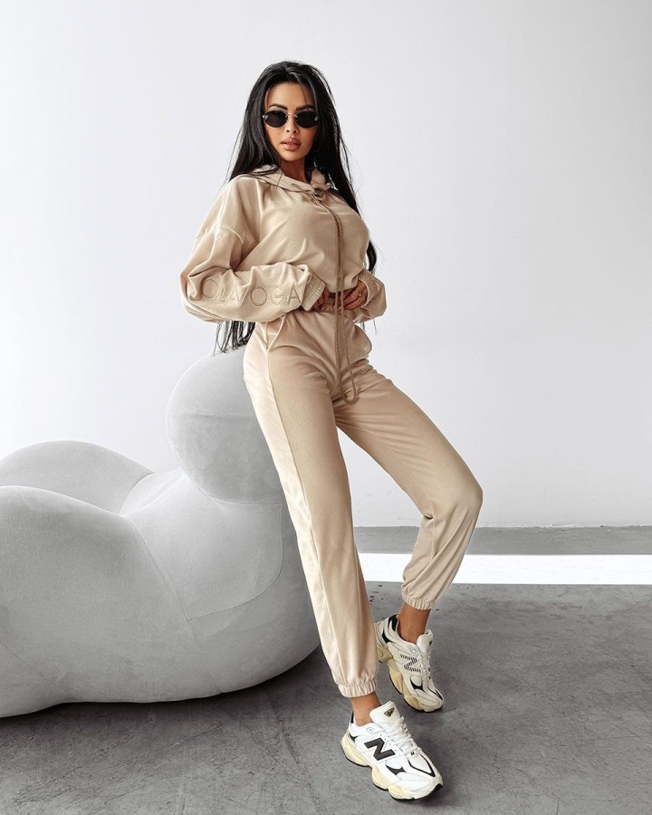 Komplet damski OLAVOGA LAGOS 2025 beż - FashionPlace - 1