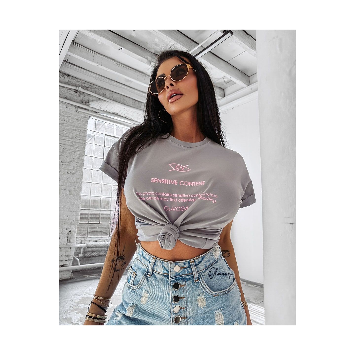 T-shirt damski OLAVOGA GLASS 2025 szary - FashionPlace - 3
