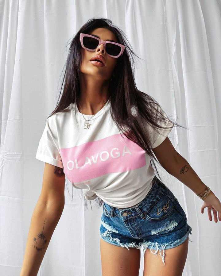 T-shirt damski OLAVOGA SNACK 2025 ecru - FashionPlace - 2
