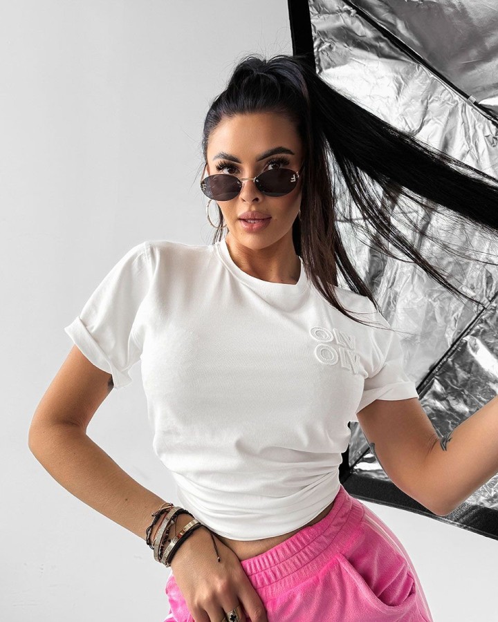 T-shirt damski OLAVOGA SOFT ROSE 2025 ecru - FashionPlace - 1