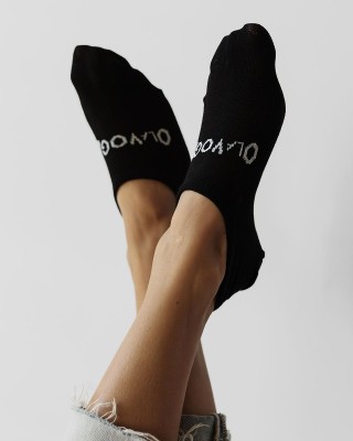 copy of Skarpetki damskie OLAVOGA WOMAN SOCKS 2025 czerń - FashionPlace - 1