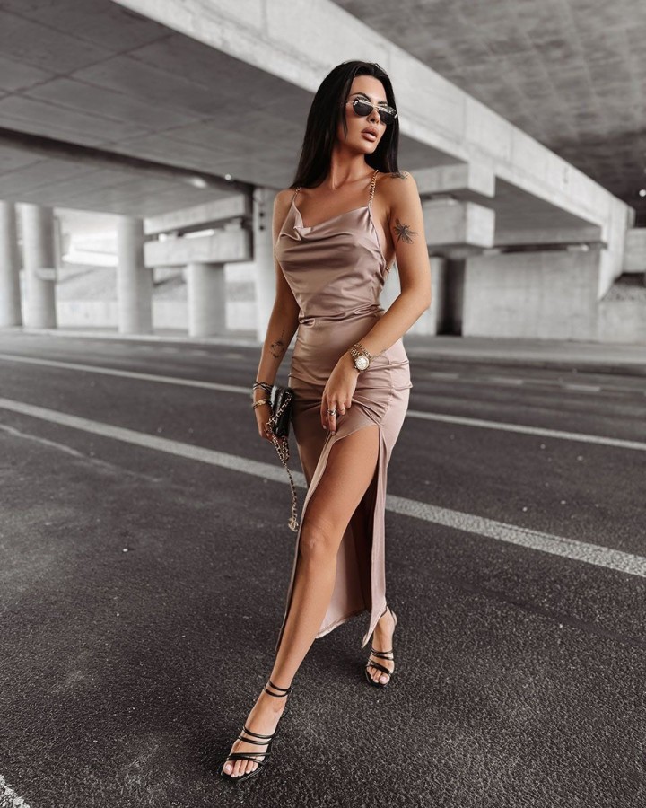 Sukienka damska OLAVOGA MUZA 2025 beż - FashionPlace - 1