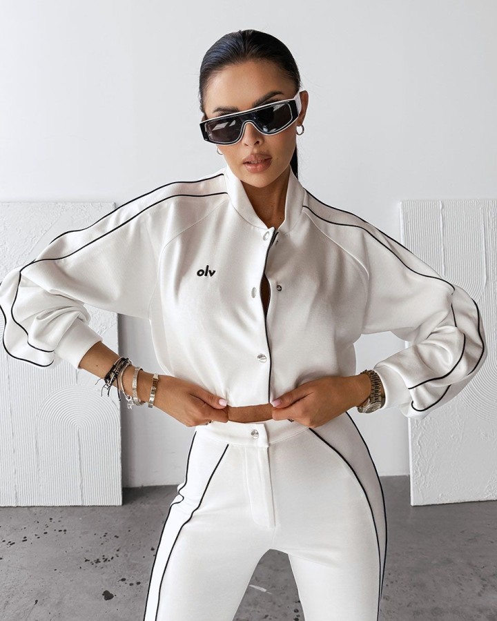 Komplet damski OLAVOGA FECTO 2025 ecru - FashionPlace - 2