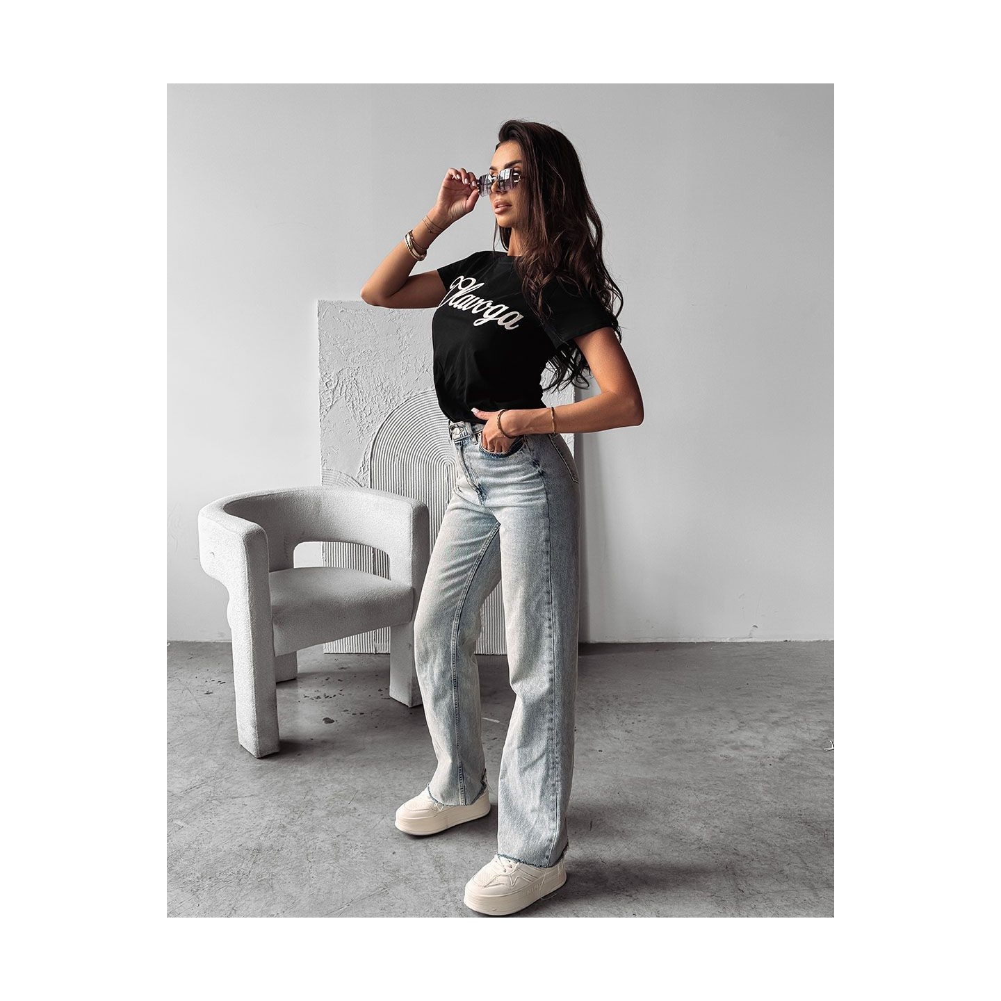 T-shirt damski OLAVOGA LUXE 2025 czerń - FashionPlace - 2