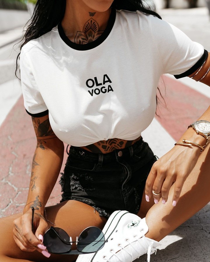 T-shirt damski OLAVOGA SMALTER 2025 ecru - FashionPlace - 2